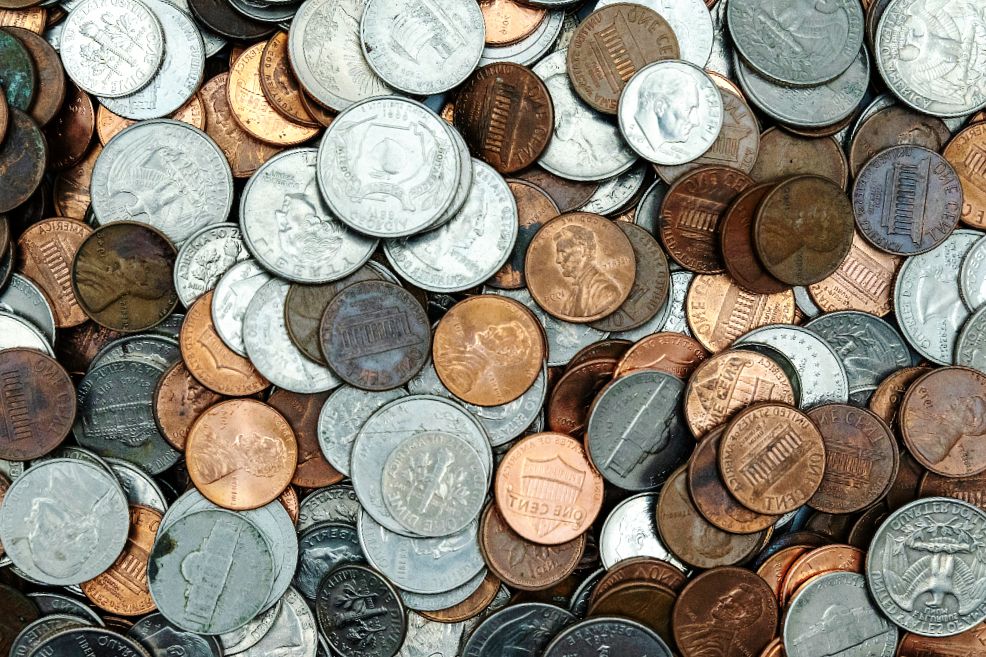 Dolar w górę nadzieje na fragmentaryczne wydatki bodźców USA przez Investing.com