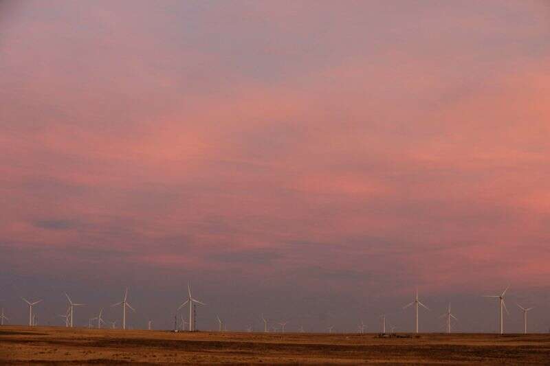 El chasquido en frío deja un muerto, más de 4 millones sin energía en Texas By Reuters