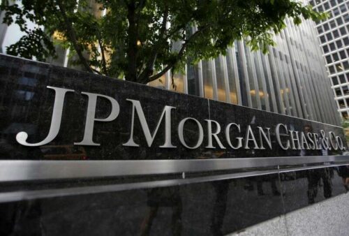 JPMorgan Mandates Maski dla pracowników w U.S. Sieci – Memo przez Reuters