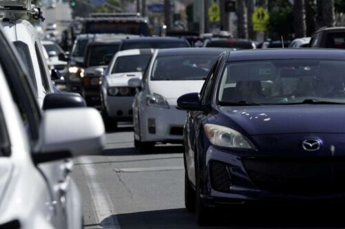 Kierowcy przyspieszają odzyskiwanie zapotrzebowania na olej, ale droga przed przyszłością może być wyboisty przez Reuter