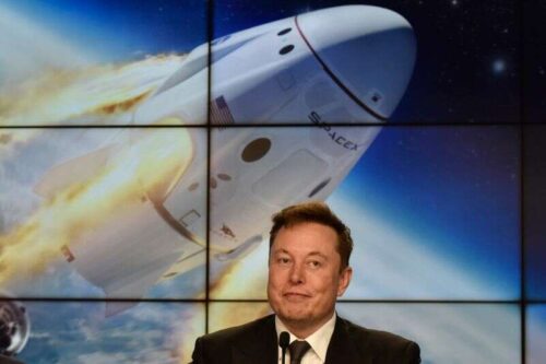 Musk sagt Raumschiff Orbital Stapel bereit für den Flug in wenigen Wochen von Reuters