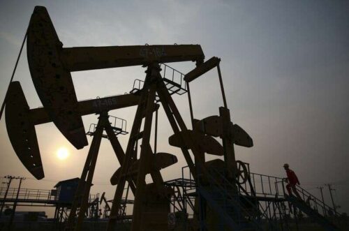 Ropa naftowa wyższa; OPEC UWAGA Udowodniono gwarantowane przez Investing.com