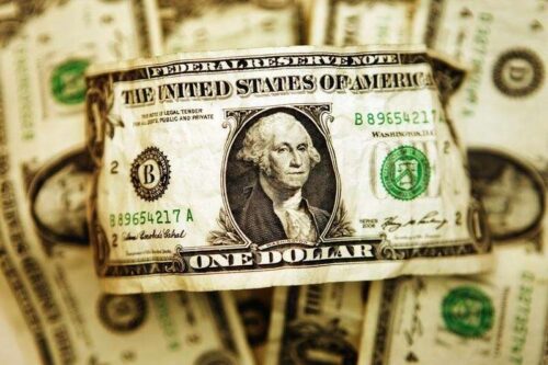 Dollar nach unten, aber fast vier Monate hoch wie US-Daten kühlt Fed Taper Erwartungen von Investing.com