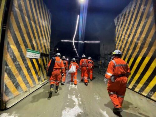 Analyse: Arbeiter in Chiles Mine Escondida schlagen Jackpot, erhöhen Bar in Arbeitsgesprächen anderswo von Reuters