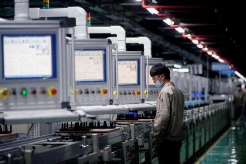 Aktywność fabryki w Chinach w lipcu rośnie w najwolniejszym tempie od roku 2020 lutego przez Reuter