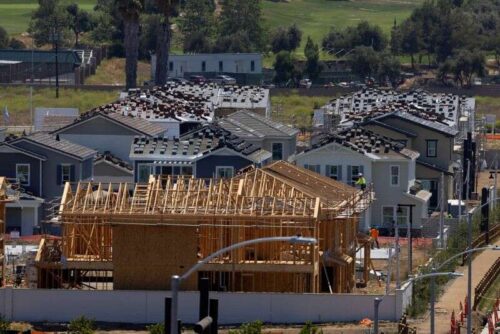 EE.UU. gasto en construcción pulgadas más alto en junio por Reuters