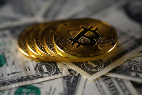 Bitcoin fordert $50.000 zurück, da die Krypto-Annahme durch BTC Peers verstärkt wird