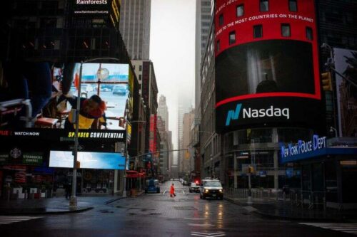 Nasdaq Futures Down 220 Pts; Treasury Renditen klettern vor Powell Zeugnis von Investing.com