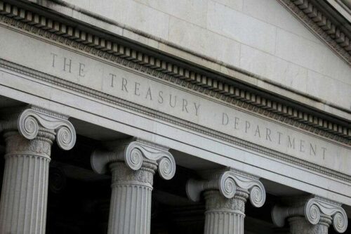 Las tenencias extranjeras de los Tesoros estadounidenses alcanzaron un récord en julio -data por Reuters