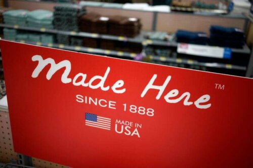 Los pedidos de fábrica de EE.UU. ganan vapor mientras la fabricación sigue tarareando por Reuters