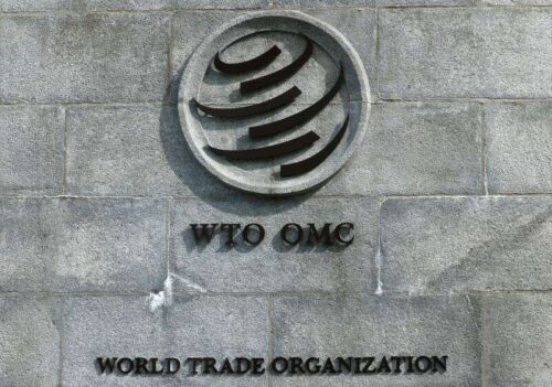 WTO wędruje prognozy, ale ostrzeżenia dotyczące ryzyka pandemowego przez Reuters