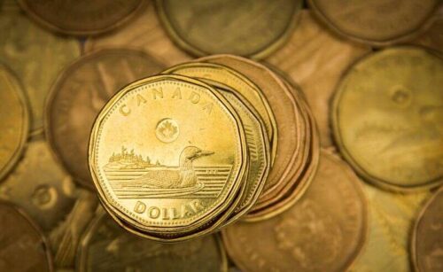 Kanadyjski regulator pozwala bankom, dywidendy podnoszenia ubezpieczycieli, kończąc krawężniki Pandem-Era przez Reuter