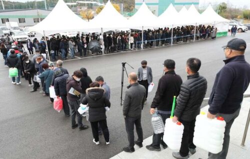 Niedobór mocznik grozi transportem Korei Południowej, przemysłu energetycznego przez Reuters