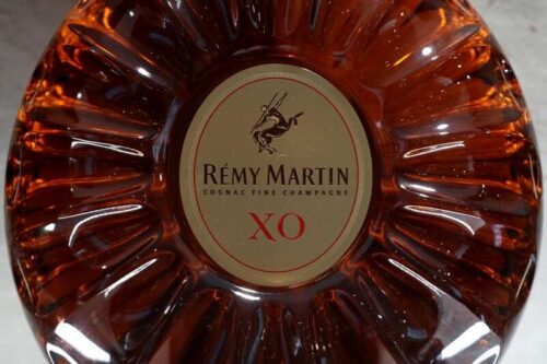 El pronóstico de ganancias más alto de Remy Cointreau da un brillo cálido por Reuters