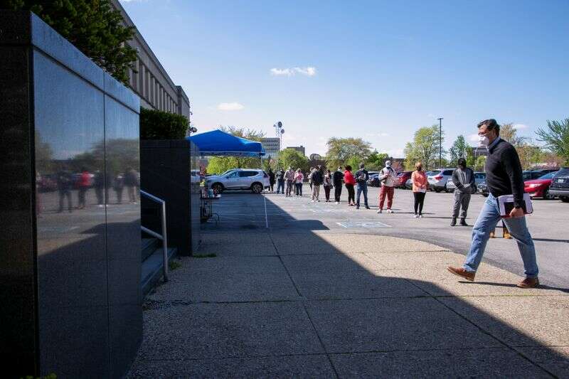 Sector de los servicios estadounidense fuerte, las nóminas privadas incrementan la economía ya que Q4 comienza Por Reuters