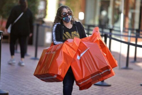 Die Verbraucherstimmung steigt Anfang Dezember von Reuters unerwartet an