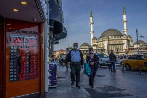 Lira turca cabezas más baja después de Erdogan Fires Finance Ministro de Bloomberg