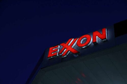 Die Aktivistgruppe zielt auf Exxon mit der Klimaschutzlösung von Reuters ab