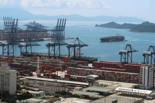 Wzrost eksportu Chin byłby łagodzony w grudniu: Sonda Reutera przez Reuters