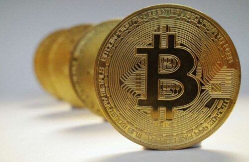 Bitcoin cae 6.1 por ciento a $ 47,607 por Reuters