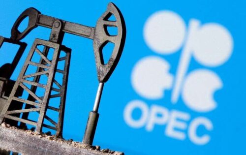 OPEP   se espera que se pegue con un aumento planificado de la producción de febrero, las fuentes dicen por Reuters