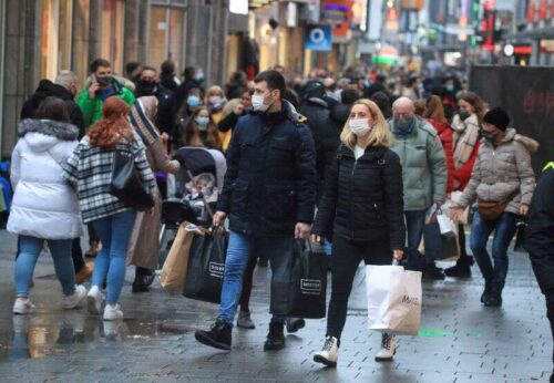 Der deutsche Einzelhandel des Einzelhandels wird trotz Überraschungsanstieg im November von Reuters getrübt